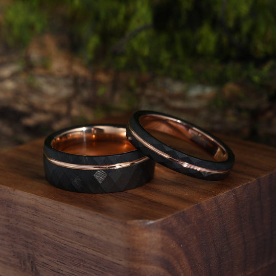 Couple Ring Set 8mm/4mm Hammered Obsidian Rose Gold Tungsten His and Hers Black Hammered bridal sets - Esdomera