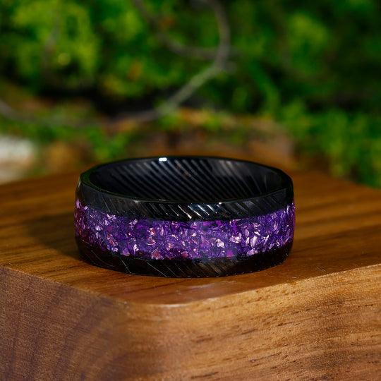 Custom Order- Crushed Amethyst And Emerald Inlay Hammered Damascus Steel Men’s Ring - Esdomera