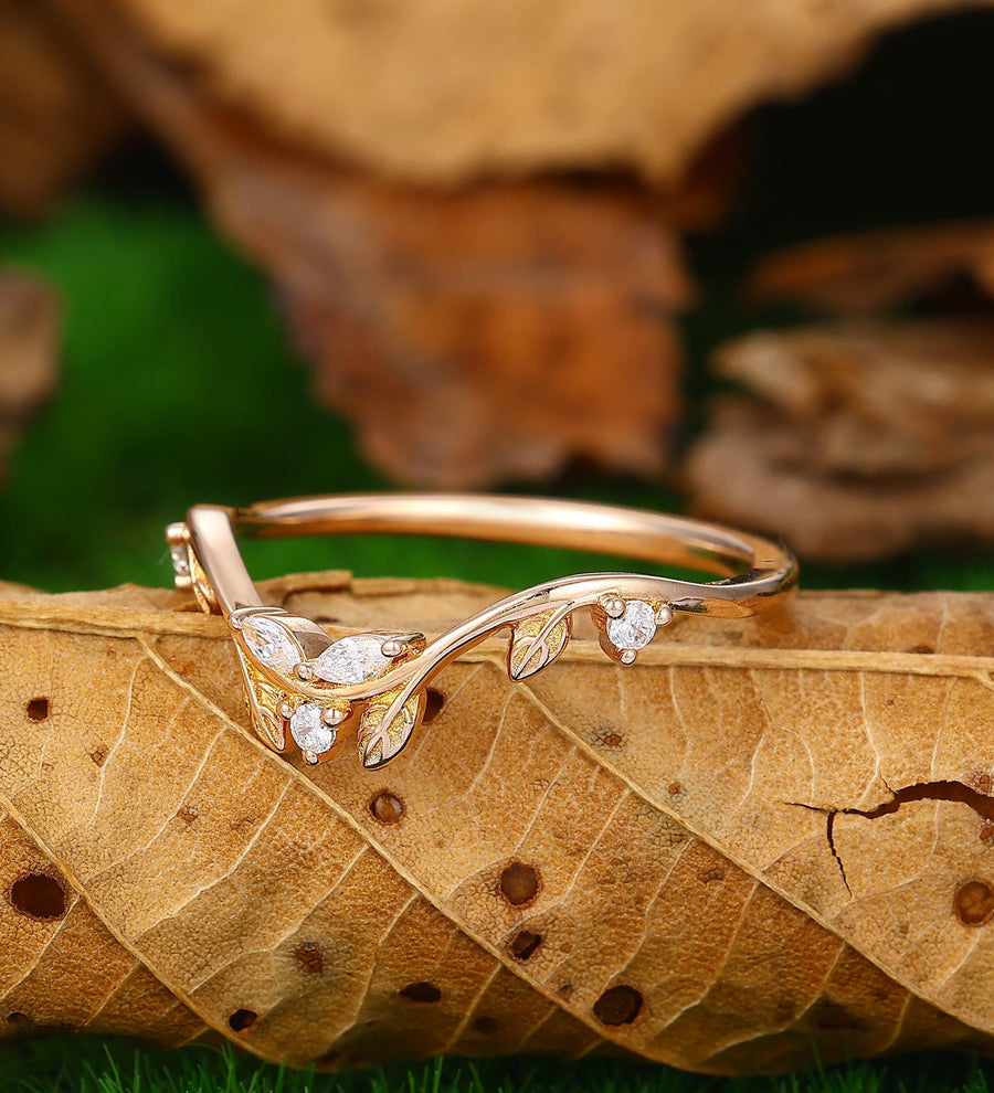 Dainty Leaf Vine Wedding Band Vintage Rose Gold Curved Leaf Band Unique Stacking Ring Matching Ring - Esdomera