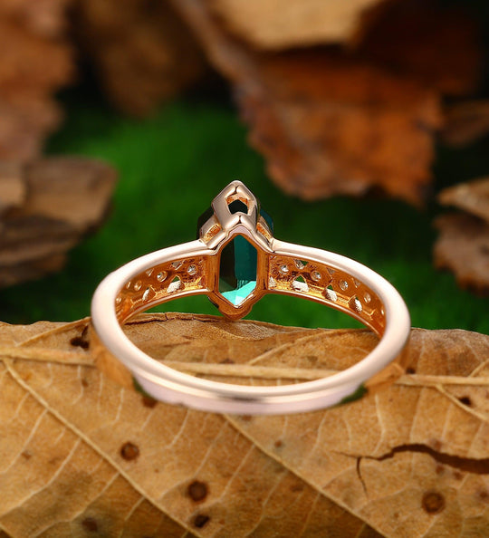 Green Emerald 14k Rose Gold Halo Emerald Vintage Moissanite Ring - Esdomera