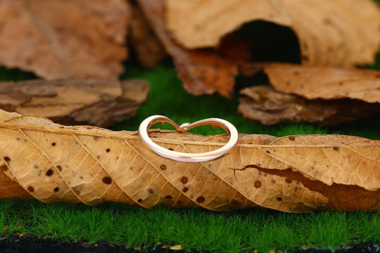 Moissanite Curved Shank Wedding Ring Band - Esdomera