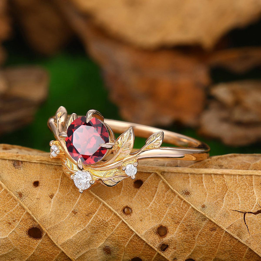 Natural Inspired Leaf Round Cut 18k Solid Gold Red Garnet Engagement Ring - Esdomera