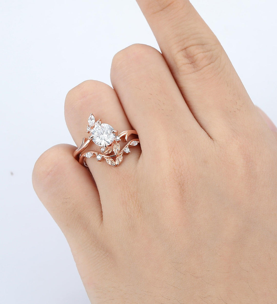 Nature Inspired Twig Leaf Round Shaped 1.25CT Moissanite Enagement Ring - Esdomera