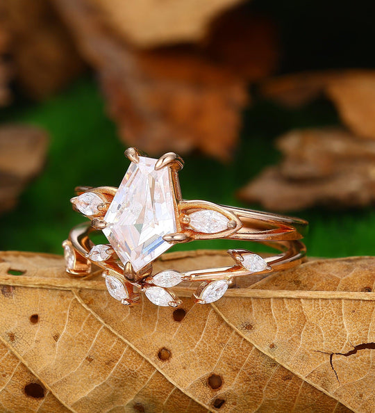 Pentagon Cut 2.8CT Moissanite Ring Set Nature Inspired Leaf Curved Stacking Matching Wedding Band - Esdomera