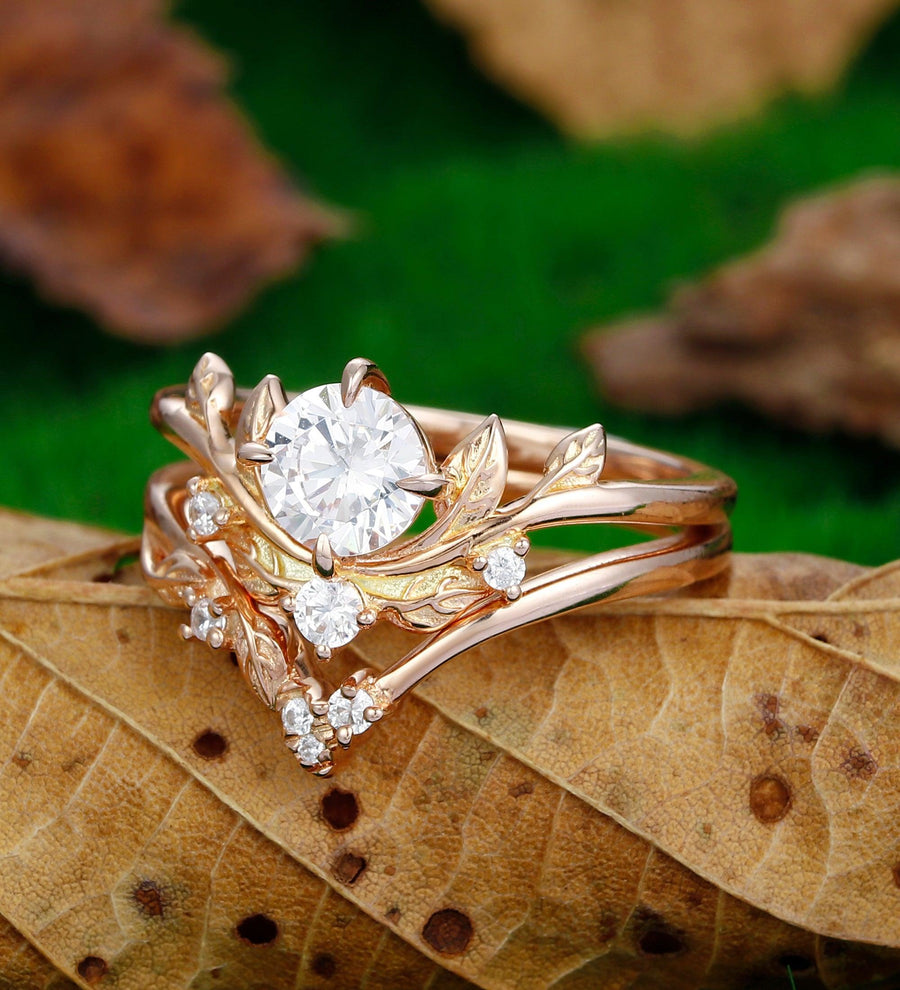 Round Shaped 0.8CT Moissanite Engagement Ring Set Art Deco Leaf Curved Wedding Band - Esdomera