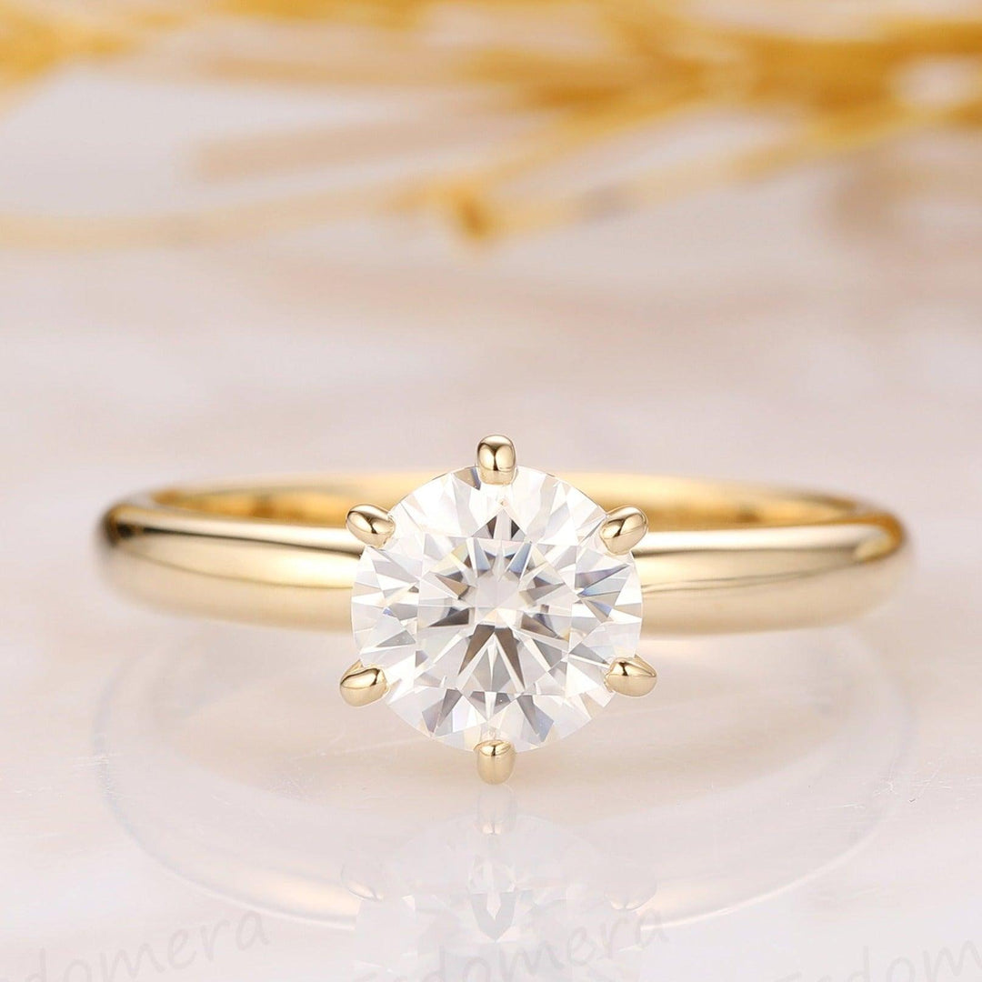 Solitaire IGI Certified Round Cut Lab Grown Diamond Engagement Ring - Esdomera