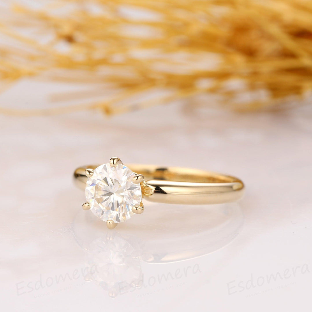 Solitaire IGI Certified Round Cut Lab Grown Diamond Engagement Ring - Esdomera