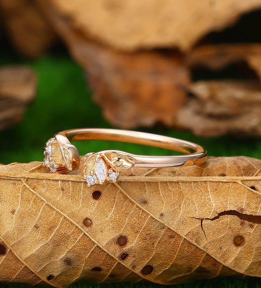 Unique Leaf Style Wedding Band Delicate Antique Bridal Ring - Esdomera