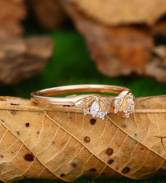 Unique Leaf Style Wedding Band Delicate Antique Bridal Ring - Esdomera