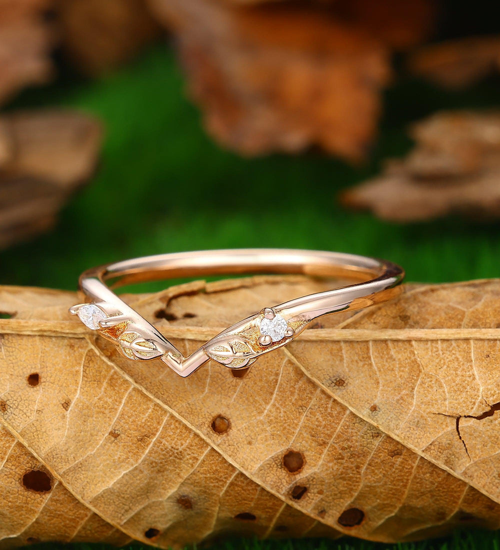 Vintage Leaf Engagement Ring Moissanite Stacking Matching Ring - Esdomera