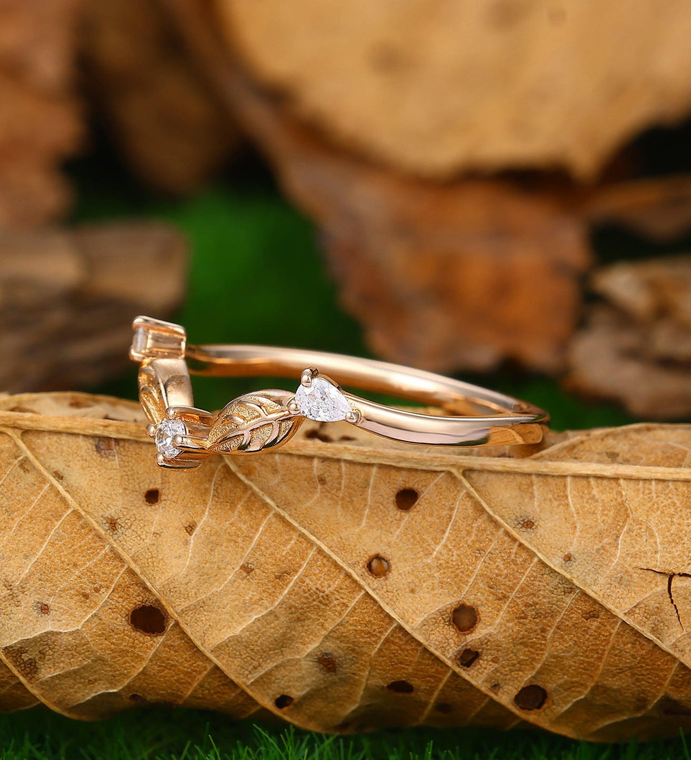 Curved Wedding Art Deco Wedding Band White Gold Scalloped Diamond