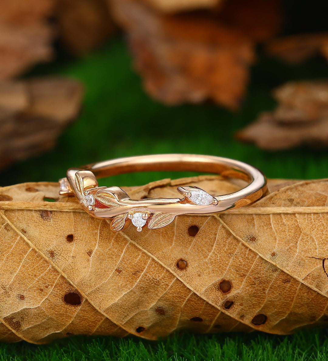 Vintage Moissanite Leaf Curved Wedding Band Simulated Diamond Ring - Esdomera