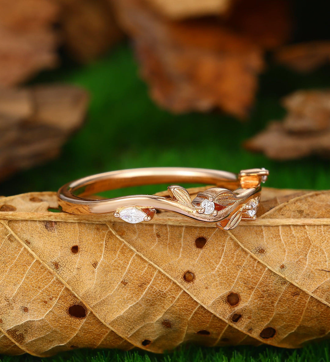 Vintage Moissanite Leaf Curved Wedding Band Simulated Diamond Ring - Esdomera