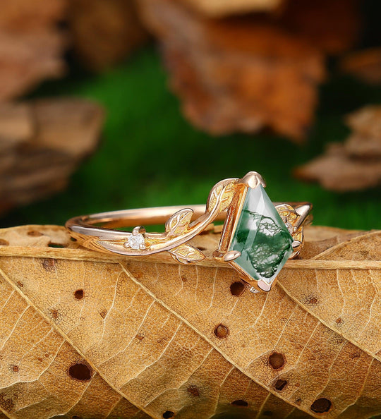 Vintage Unique 6x9mm Kite Shaped Natural Moss Agate Engagement Ring Nature Inspired Leaf Ring - Esdomera