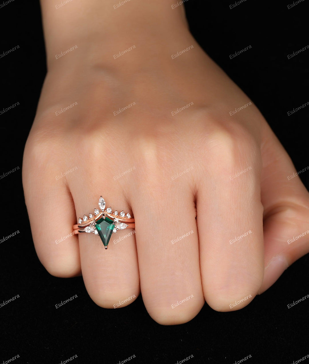 1.35CT Kite Shape Emerald Wedding Ring Set, Moissanite Matching Ring, Vintage Matching Band, 14K Soild Gold Bridal Promise Ring - Esdomera