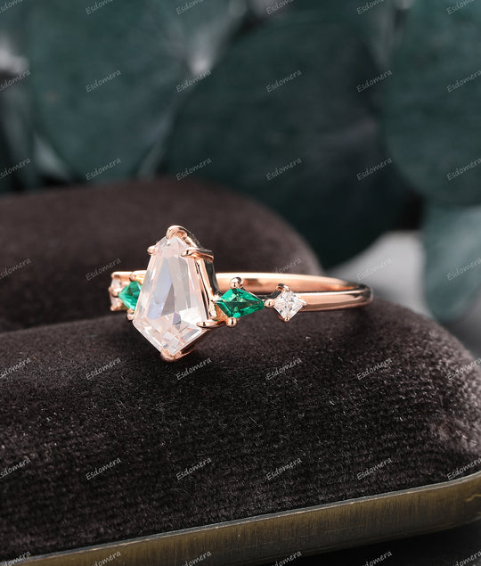 Vintage 2.10CT Pointed Shield Shaped Moissanite Engagement Ring, Kite Shape Emerald Bridal Ring, Soild 14K Gold Ring Unique Gift For Her