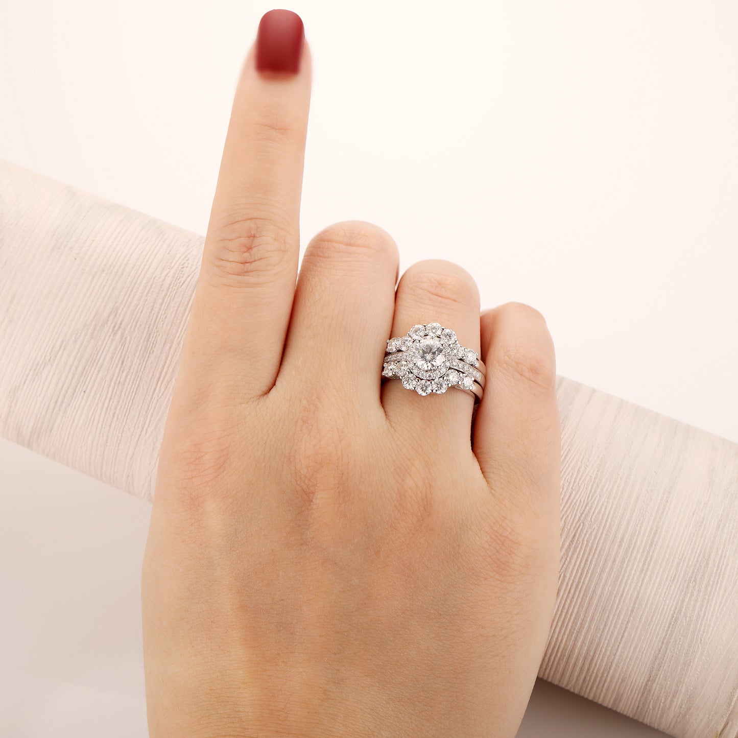 Brida Set, Round Cut 0.8ct Moissanite Ring, Halo Vintage Engagement Ring Set