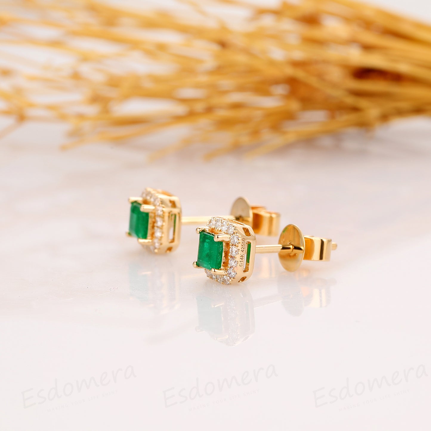Princess Cut 0.8CTW Natural Emerald Earring, 14k Yellow Gold