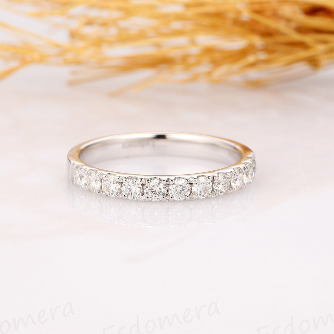 Round Side Stones Accents Matching Band, 0.66 ctw Moissanite Wedding Band