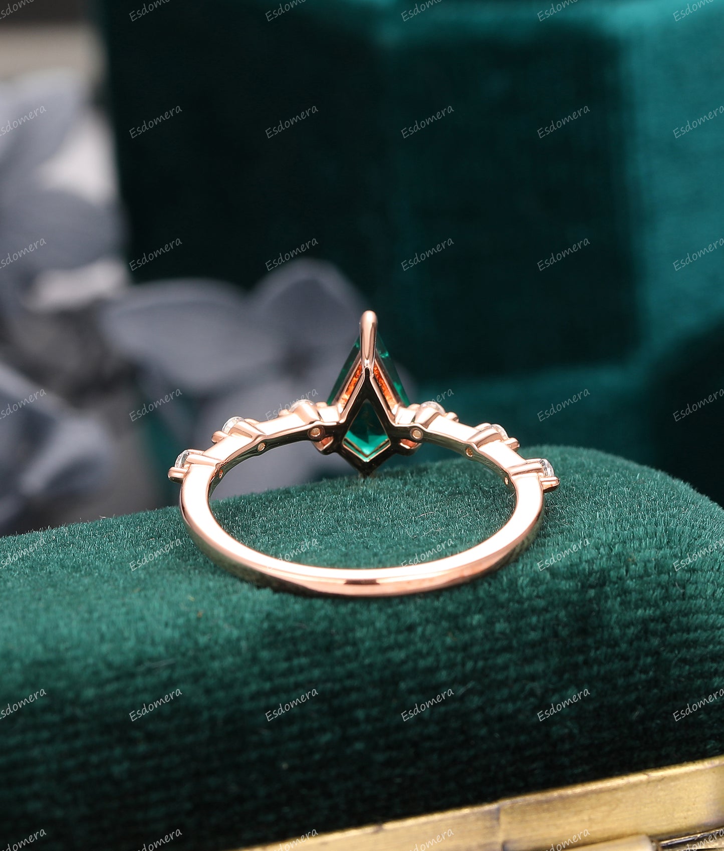 1.35CT Kite Cut Emerald Birthstone Ring, Moissanite Wedding Ring, 14K Rose Gold Anniversary Ring Gift For Her
