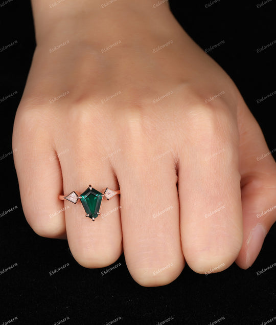 2.10CT Pointed Shield Shaped 7x10mm Emerald Kite Shape Moissanite Accent Ring