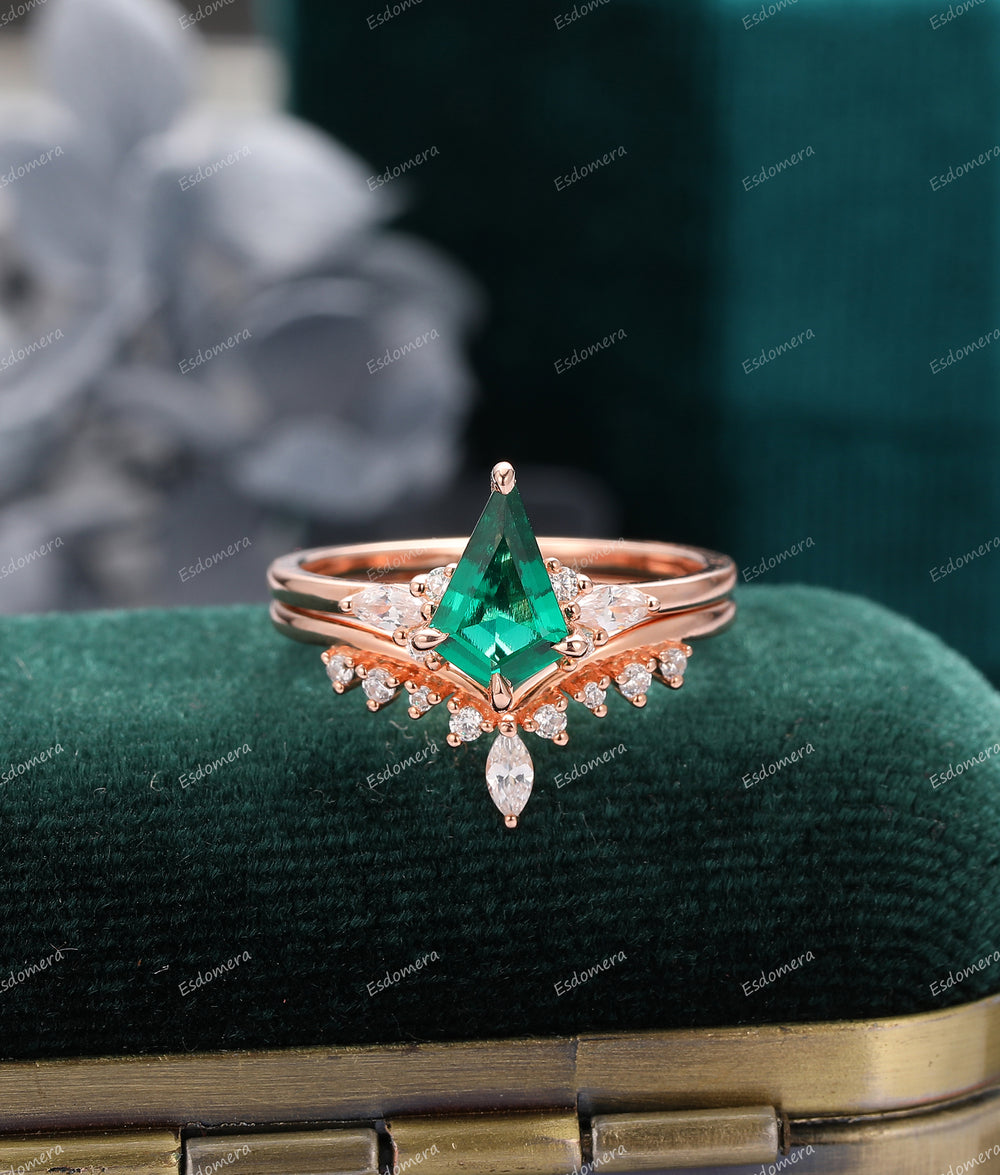 1.35CT Kite Shape Emerald Wedding Ring Set, Moissanite Matching Ring, Vintage Matching Band, 14K Soild Gold Bridal Promise Ring