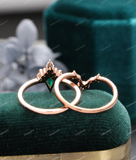 1.35CT Emerald Wedding Ring Set, Delicate Moissanite Wedding Band, 14k Gold Special Design Matching Ring