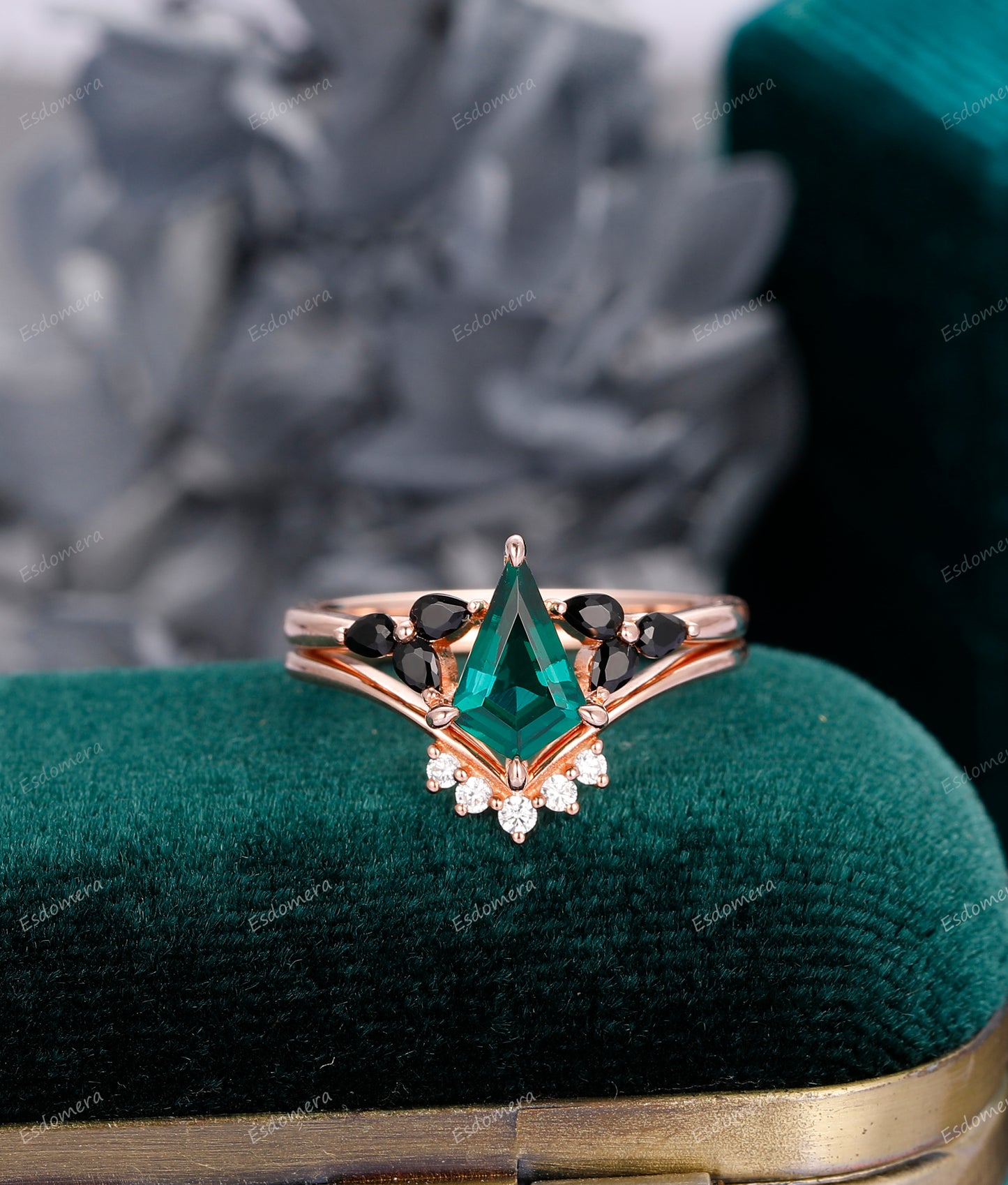 6x9mm Kite Shaped Emerald Wedding Ring Set, Moissanite Wedding Ring, Natural Black Spinel Ring, Unique Bridal Ring Set