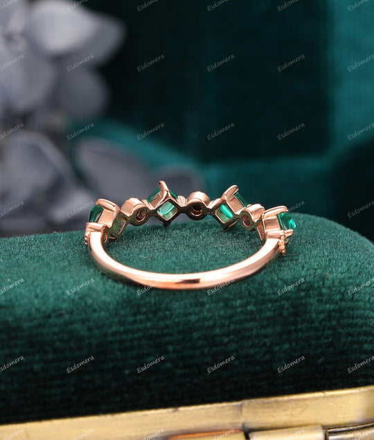 Cushion Shaped 3mm Sugar Loaf Cut Emerald Ring Natural Black Spinel Ring - Esdomera