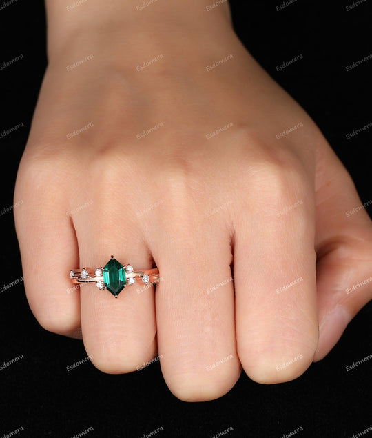 Hexagon Cut Emerald Engagement Ring Art Deco Soild 14k Gold Wedding Ring - Esdomera