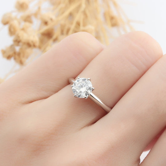 Round Cut 1 Carat Moissanite Classic 6 Prongs Solitaire Engagement Ring