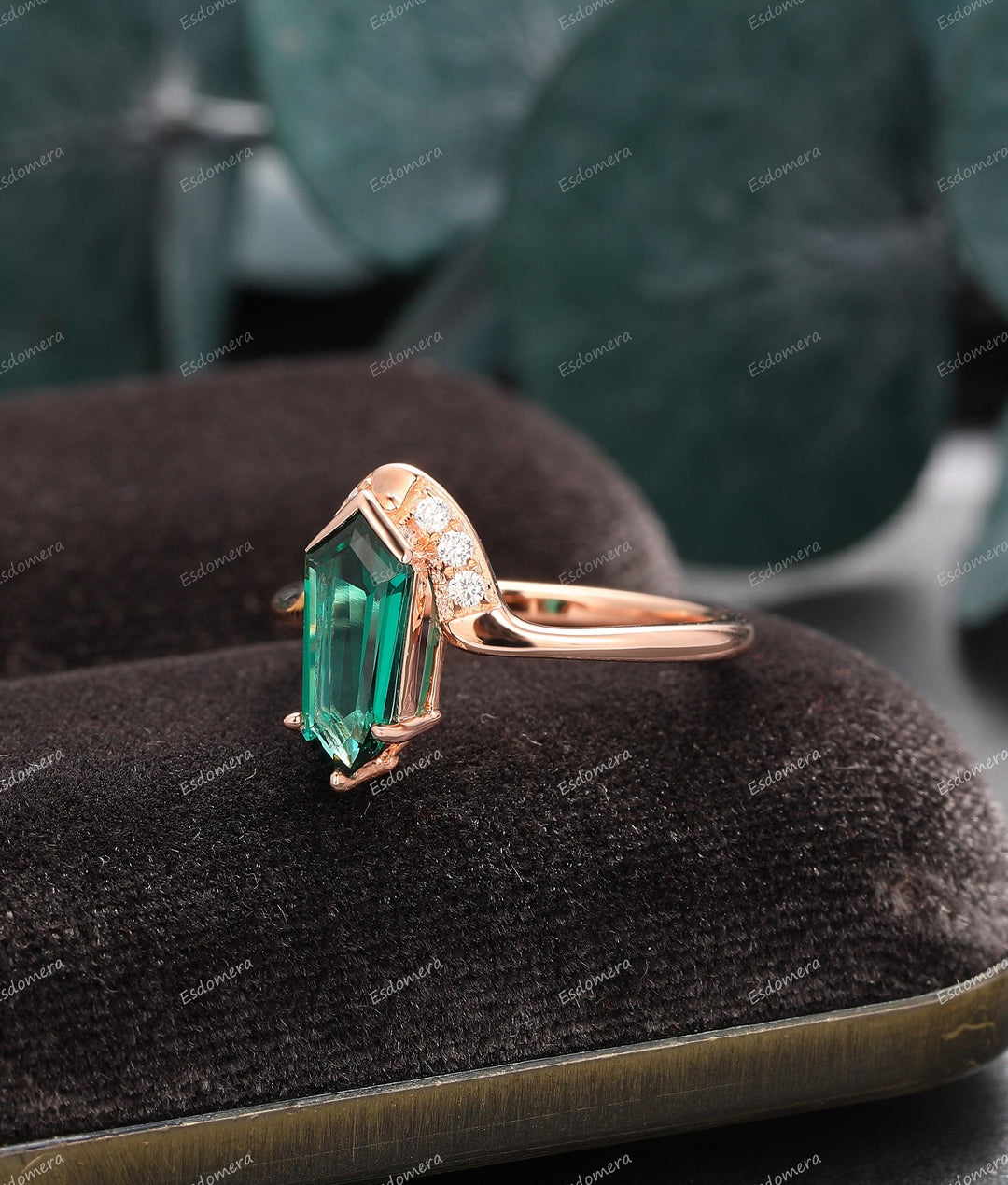 Irregular Shaped Emerald Engagement Ring Moissanite V Shaped Vintage Moissanite Ring For Women - Esdomera